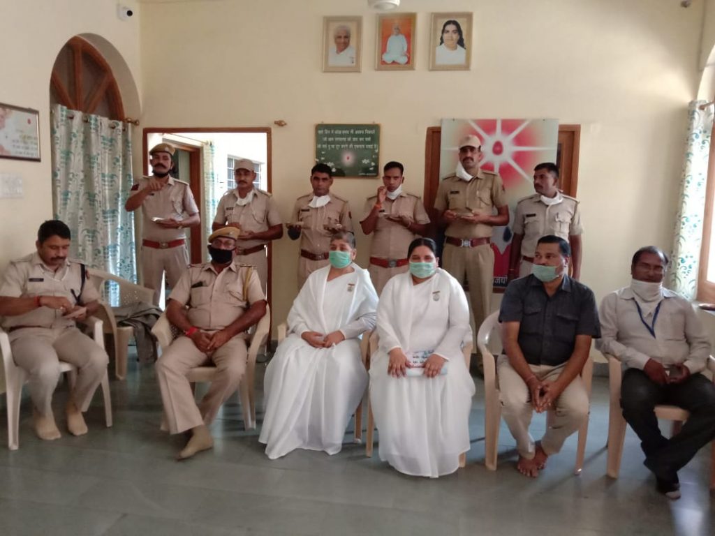 प्रशासनिक कोरोना वॉरियर्स का सम्मान