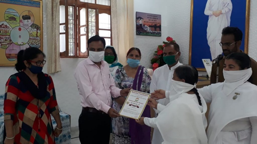 कोरोना वॉरियर्स का सम्मान